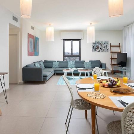 Sophisticated 3Br Penthouse In Jaffa'S Market テル・アビブ エクステリア 写真